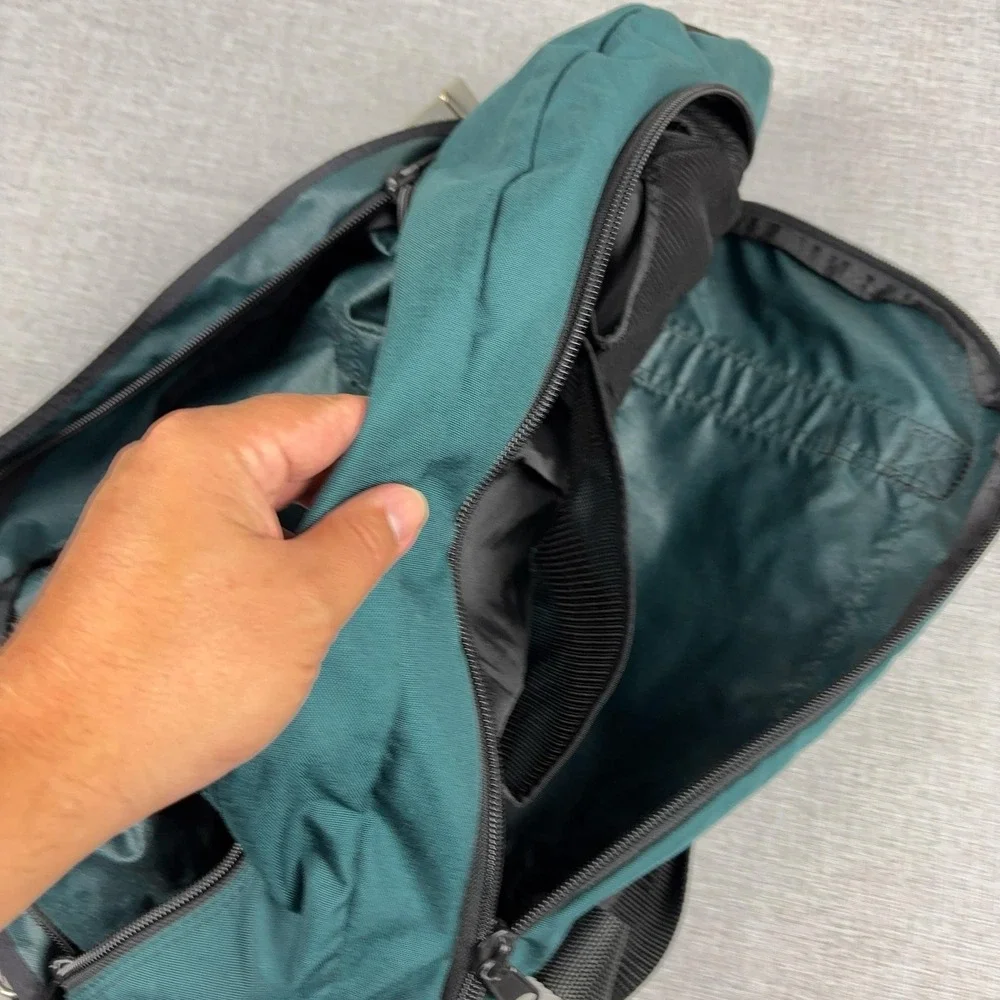 Vintage L.L. Beach Adventure Duffle Bag Green Black Nylon Travel Gym USA 90s